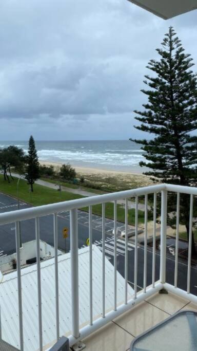 Ocean Front 2bed - Unbeatable Views @ Sanderling! Gold Coast